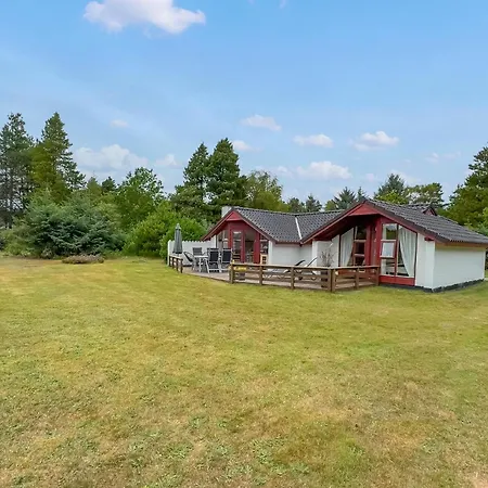 3 Bedroom Amazing In Holiday home